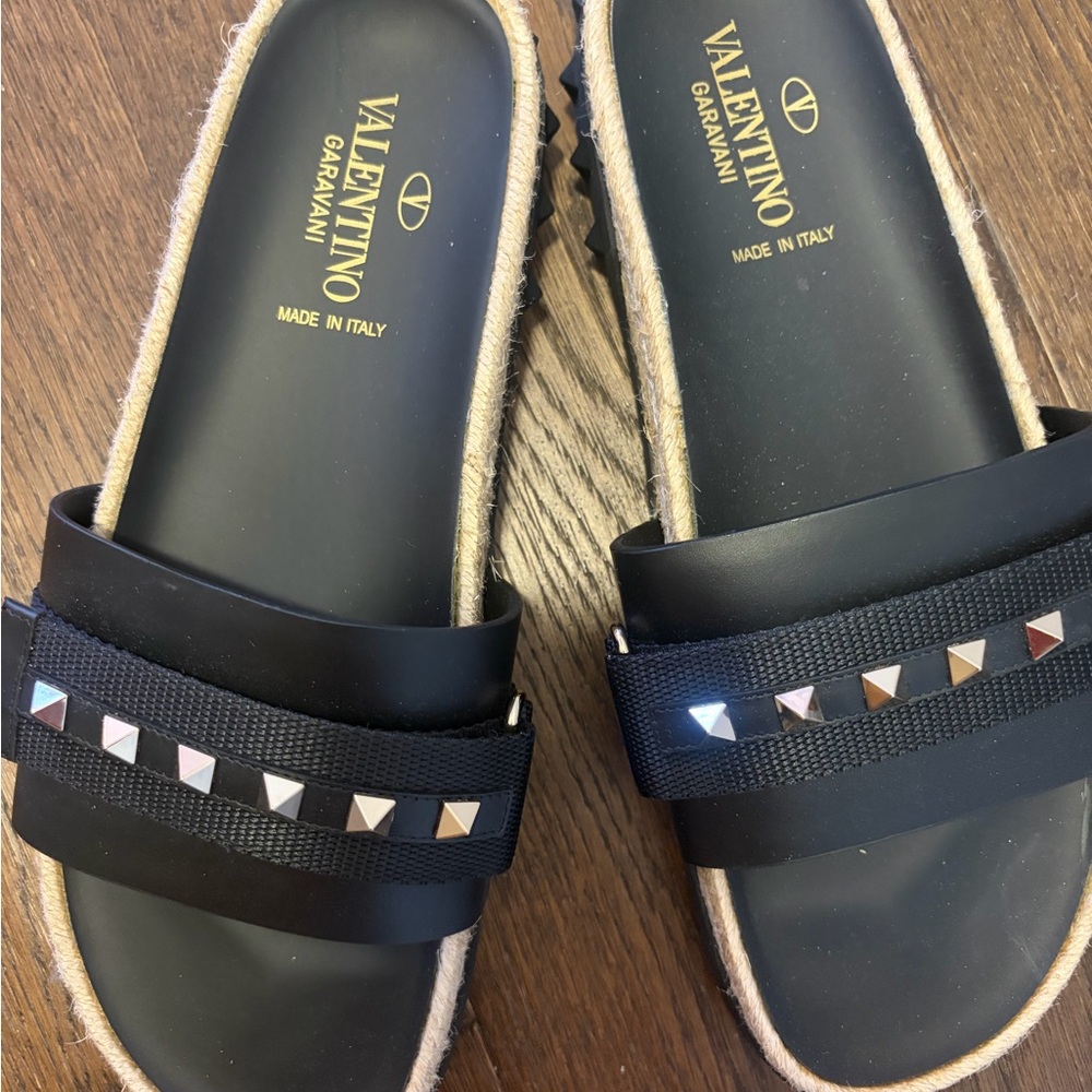 📌📌 SOLD SOLD 📌📌. Valentino Black Studded Sandals